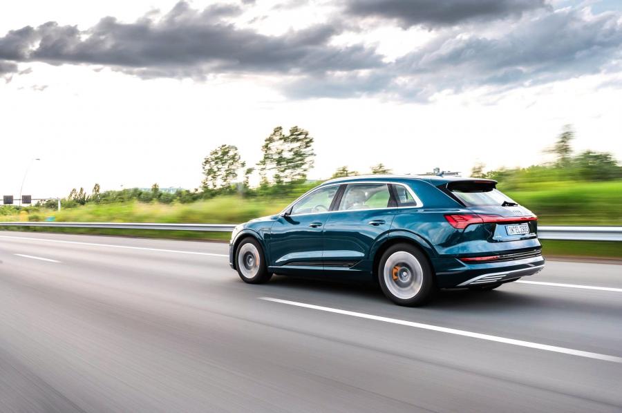  Audi e-tron 55 Quattro 2019 года  (WW) (фото 379 из 452)